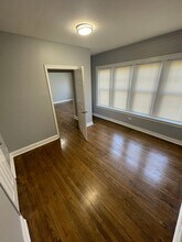 543 E 80th St, Unit 1 in Chicago, IL - Foto de edificio - Building Photo