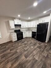 18 Abbott St in Waterville, ME - Foto de edificio - Building Photo