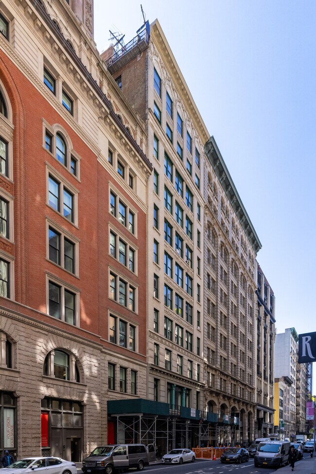 6 W 20th St in New York, NY - Building Photo - Building Photo