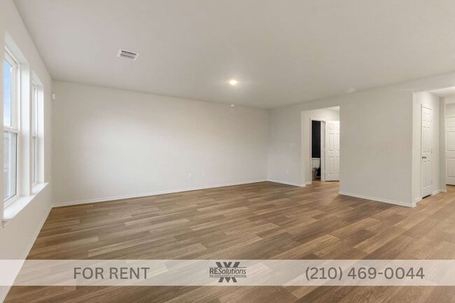 7328 Littlefoot Ln in San Antonio, TX - Building Photo - Building Photo