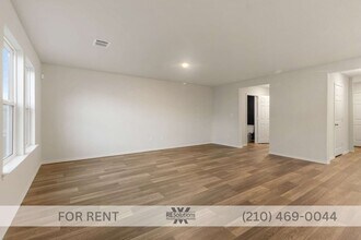 7328 Littlefoot Ln in San Antonio, TX - Foto de edificio - Building Photo