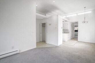 24 Presidential Dr in Quincy, MA - Building Photo - Building Photo