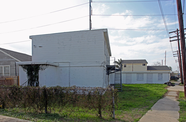 1952 Florida Ave in New Orleans, LA - Foto de edificio - Building Photo