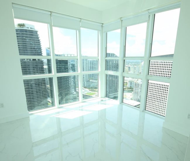 property at 950 Brickell Bay Dr