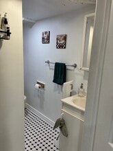 312 Cooper St in Ottawa, ON - Building Photo - Building Photo