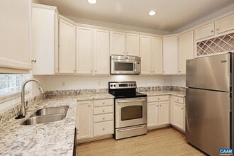 164 OLD FIFTH Cir in Charlottesville, VA - Building Photo - Building Photo