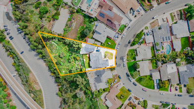 5379 E Falls View Dr in San Diego, CA - Building Photo - Building Photo