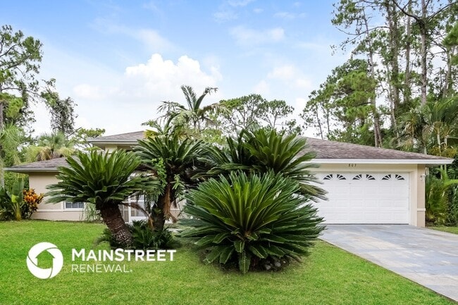803 Hamilton Ave in Lehigh Acres, FL - Building Photo - Building Photo