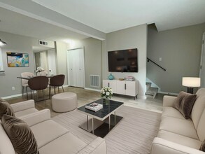 Ingleside Gardens in Baton Rouge, LA - Building Photo - Building Photo