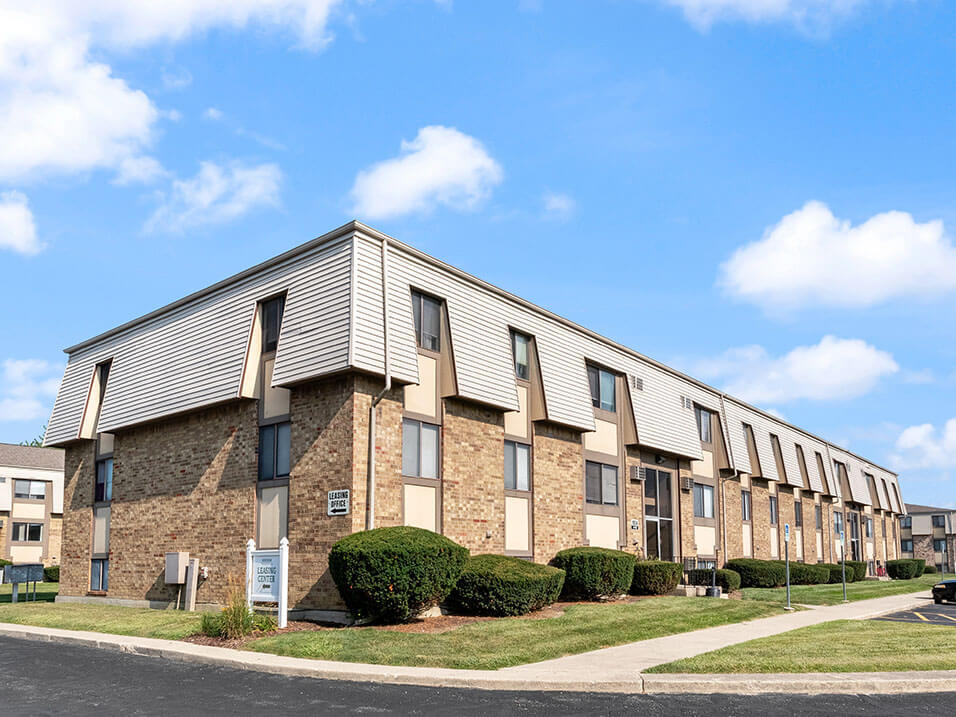 Ross Park Apartments in Fremont, OH - Building Photo