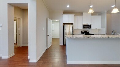 302 Gilchrist Ave in College Station, TX - Building Photo - Building Photo