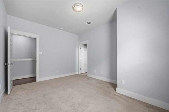 property at 1606 Westside Gardens Ln