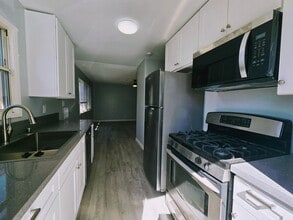 317 Warren Ln in Inglewood, CA - Building Photo - Building Photo