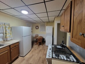 131 Northern Ave, Unit Fully Furnished Apartment in Augusta, ME - Building Photo - Building Photo