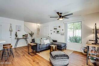 7906 E Keim Dr in Scottsdale, AZ - Building Photo - Building Photo