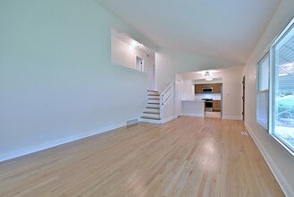 6750 N Kostner Ave in Lincolnwood, IL - Building Photo - Building Photo