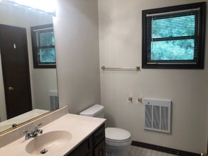 296-298 Upper Demunds Rd, Unit 298 Upper Demunds Road in Dallas, PA - Foto de edificio - Building Photo