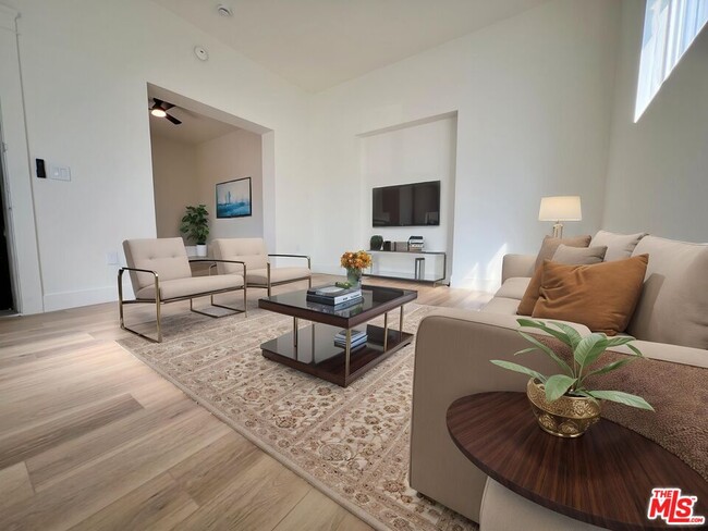 property at 151 W 52nd St
