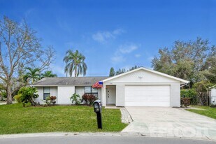 6101 37th Ave W in Bradenton, FL - Building Photo