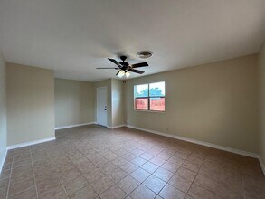 1006 Laurel Dr in Laredo, TX - Building Photo - Building Photo