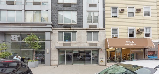 The Echelon in Long Island City, NY - Building Photo - Building Photo