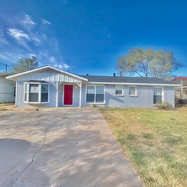 property at 1809 E 2nd St