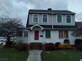7608 Ridgefield Ave in Cleveland, OH - Building Photo