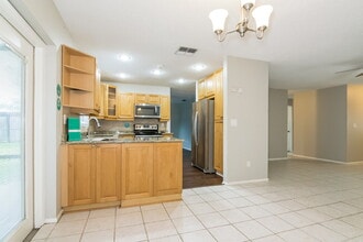 545 5th St SE in Largo, FL - Building Photo - Building Photo