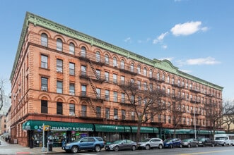 2611-2615 Frederick Douglass Blvd in New York, NY - Foto de edificio - Building Photo