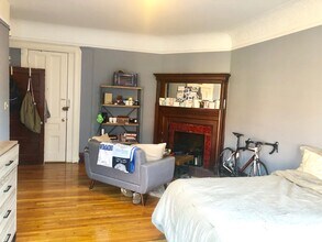 306 Newbury St, Unit 3 in Boston, MA - Foto de edificio - Building Photo