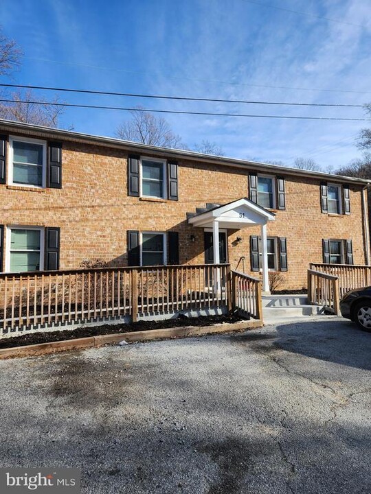 51 Ed Turner Ln in Harpers Ferry, WV - Building Photo