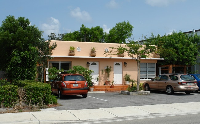 714 N Federal Hwy in Lake Worth, FL - Foto de edificio - Building Photo