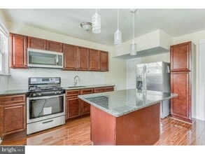 108 Curtis Ave in Collingswood, NJ - Building Photo - Building Photo
