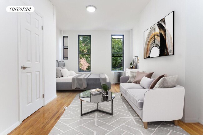 1586 1st Ave in New York, NY - Building Photo - Building Photo