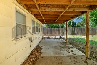 853 N Terrace Dr in Wichita, KS - Building Photo - Building Photo