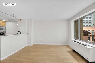 53 Boerum Pl in Brooklyn, NY - Foto de edificio - Building Photo