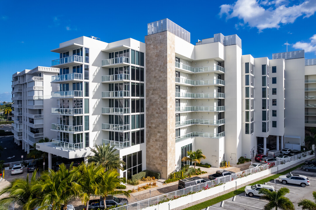 3550 S Ocean Blvd in Palm Beach, FL - Foto de edificio