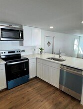 105 Del Rio Dr in Palmetto, FL - Building Photo - Building Photo