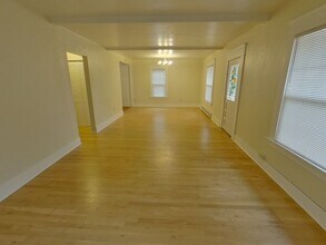 1361 E 21st Ave in Eugene, OR - Building Photo - Building Photo