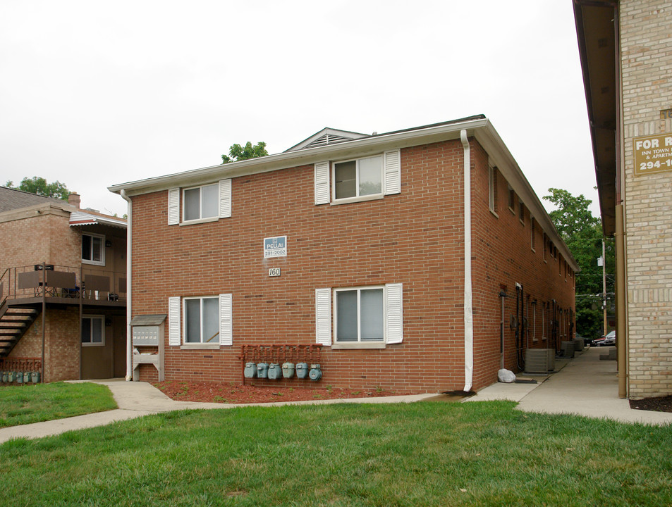 160 E Norwich Ave in Columbus, OH - Foto de edificio