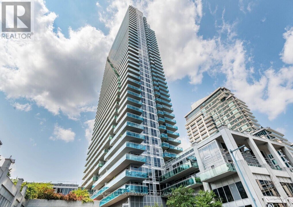 16-1916 Brookers Ln in Toronto, ON - Building Photo