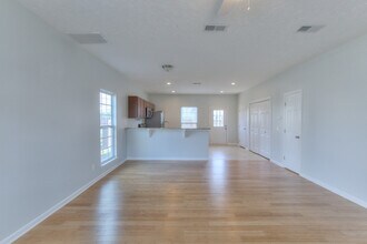 3052 RG Buchanan Dr in La Vergne, TN - Foto de edificio - Building Photo