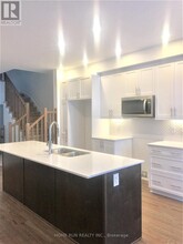 940 Brian Good Ave in Ottawa, ON - Building Photo - Building Photo