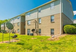 Crossings at Madison in Madison, TN - Foto de edificio - Building Photo