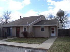 3608 Westridge Dr, Unit B in Lawrence, KS - Building Photo