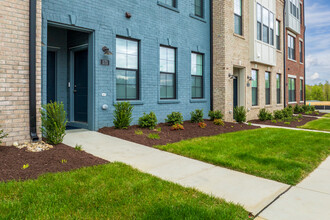 Gateway Square in Henrico, VA - Building Photo - Building Photo