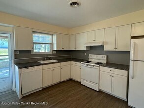 249 NY-32 in New Paltz, NY - Building Photo - Building Photo