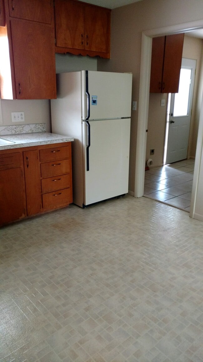 314 W Philip Ave, Unit 3 in North Platte, NE - Foto de edificio - Building Photo