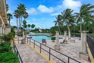 1400 Crestwood Ct S in Royal Palm Beach, FL - Building Photo - Building Photo