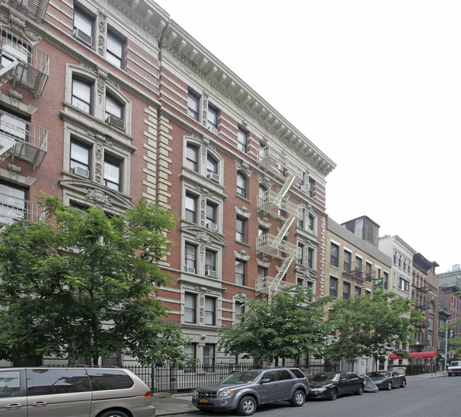 230-232 W 108th St in New York, NY - Building Photo - Building Photo